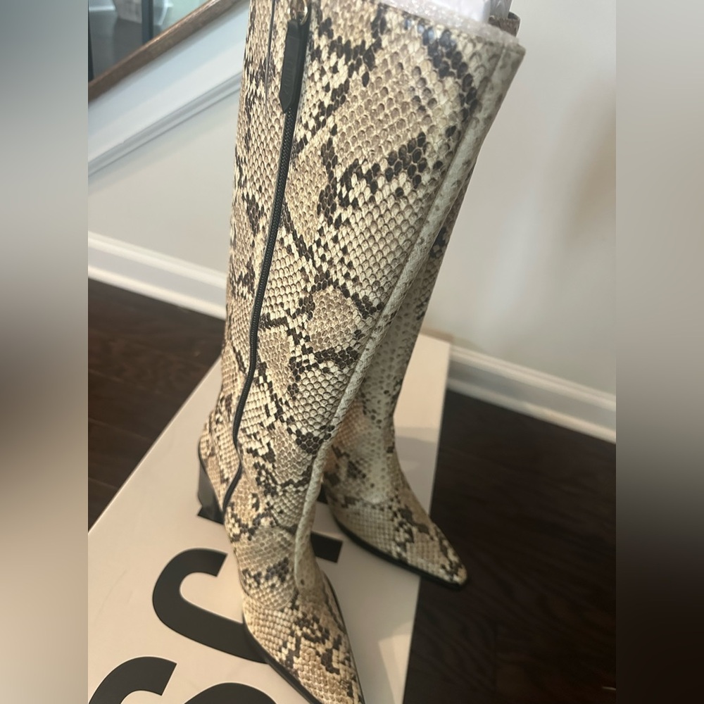 Schutz Rafaella Up Boots Size 7